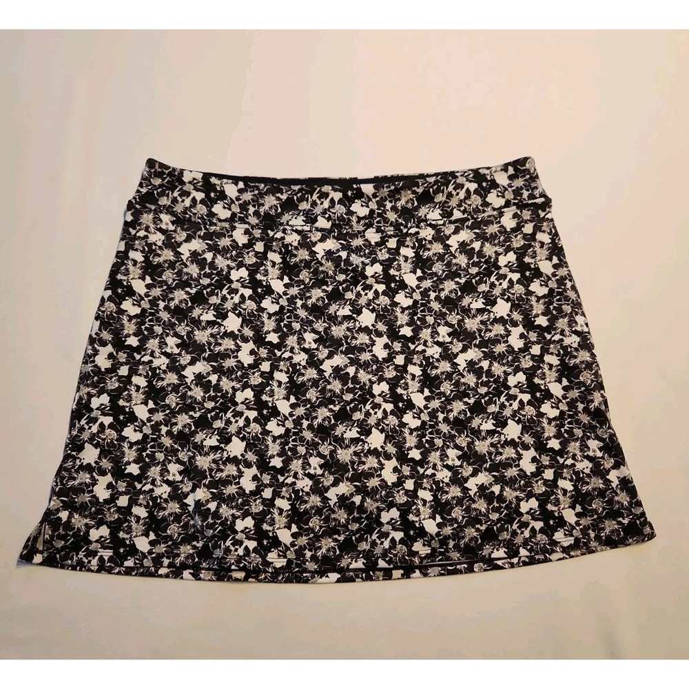 Tranquility Black And White Floral Skort Size Medium
